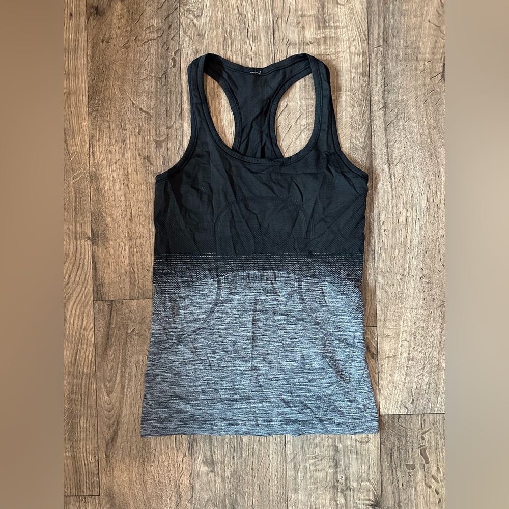Lululemon tank top